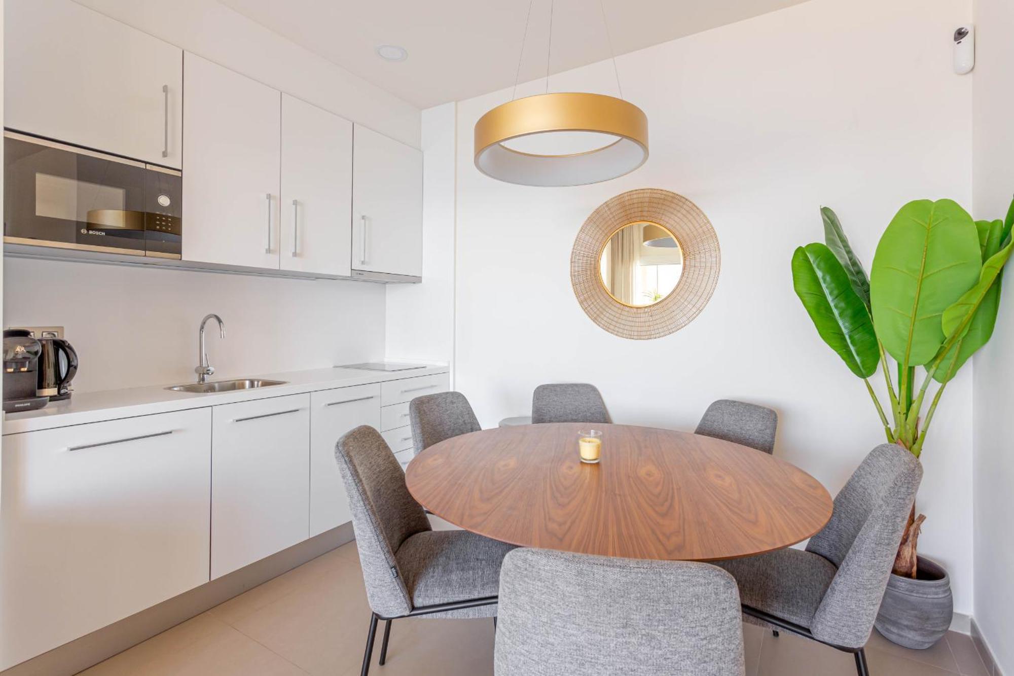 Intempo By Holuxe - 302 - 30th Floor Apartment *